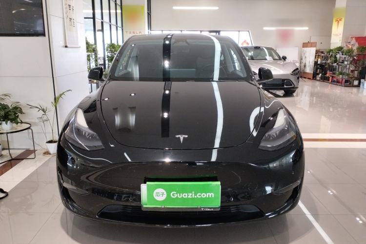 Used Tesla Model Y 2023 Long-Range All-Wheel-Drive Version