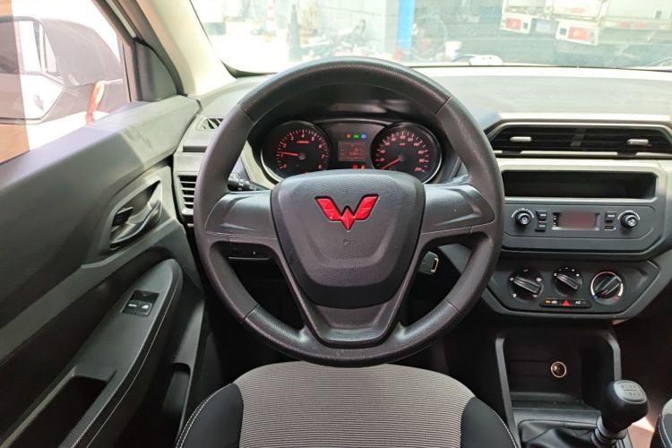 Used Wuling Hongguang 2021 1.5L Revised S Base Version with Electric Power Steering LAR Steering Wheel