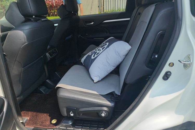 Used Toyota Highlander 2017 2.0T Two-Wheel Drive Luxury Edition 7 Seats