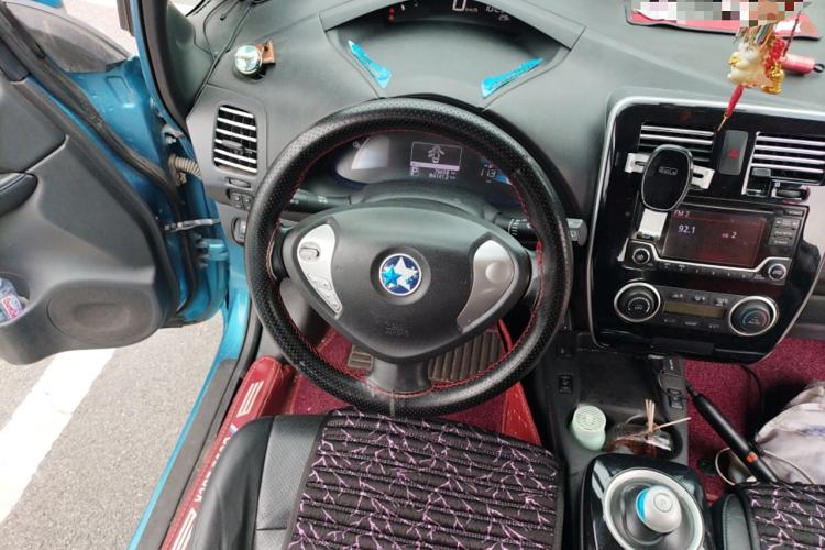 Used Venucia Leaf 2014 Navigation Version 6.6 KW
