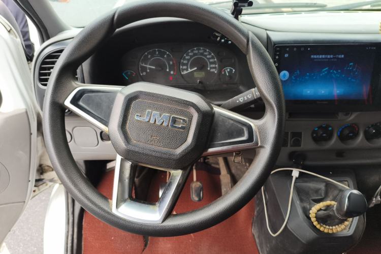 Used JMC Transit 2019 2.8T Commercial Version Intelligent Automatic Transmission Short Wheelbase Mid-Roof Design 6 Seats China VI Emission Standard – JX493
