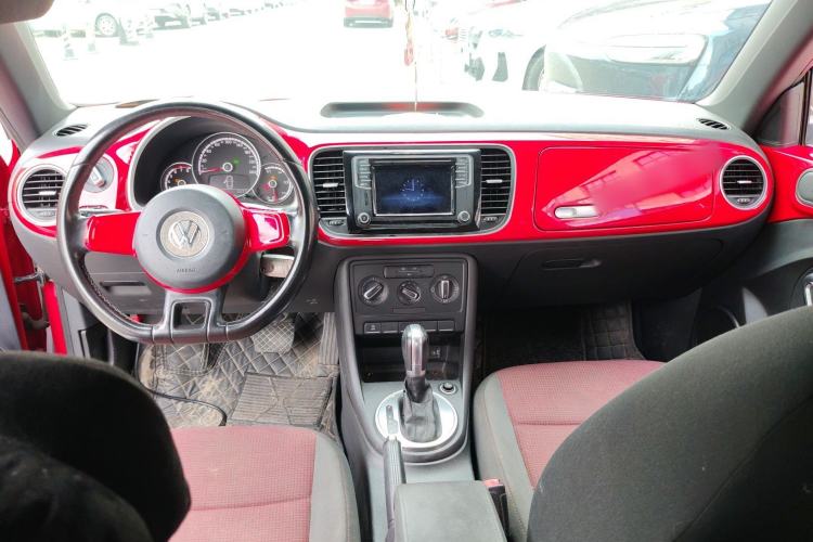 Used Volkswagen Beetle 2015 180TSI model
