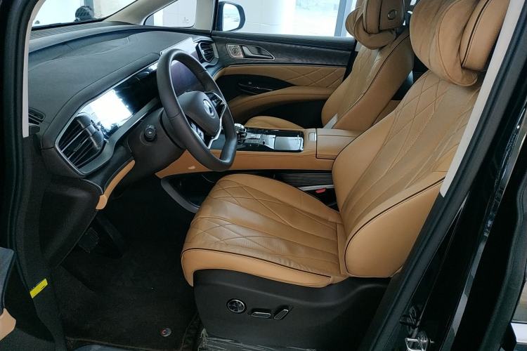 Used Denza D9 2024 DM-i 980 Four-Wheel Drive Prestige Model
