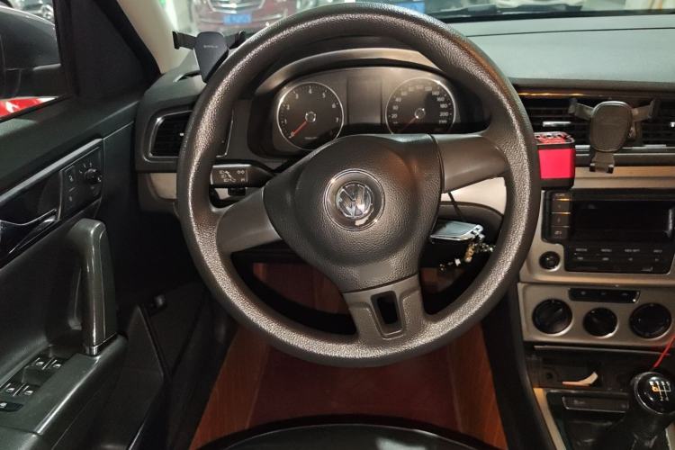 Used Volkswagen Lavida 2013 Revised Classic 1.6L Manual Fashion Edition
