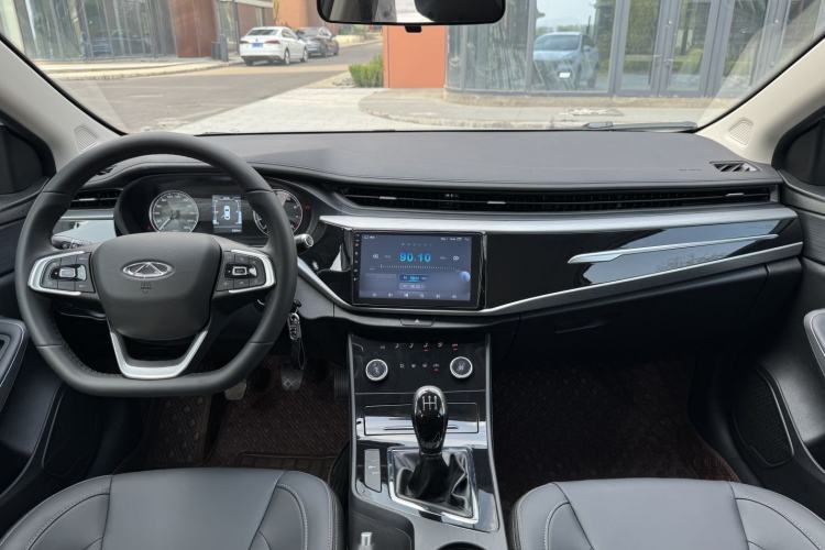 Used Chery Arrizo 5 2025 Excellence Version 1.5L Manual Fashion Edition Interior 3