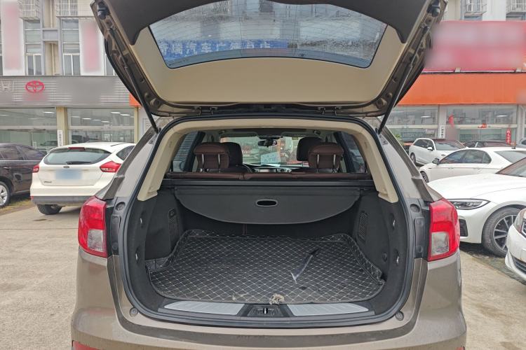 Used Buick Envision 2016 20T Two-Wheel-Drive Elite Model Trunk