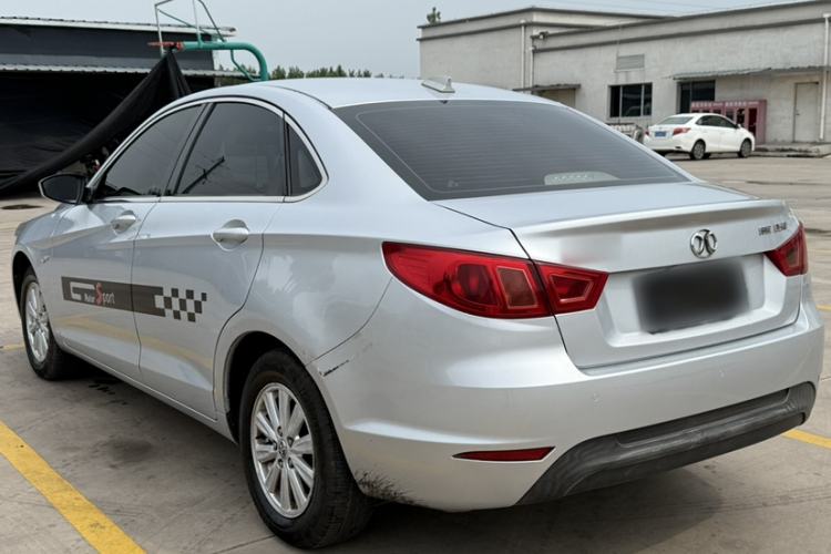 Used BAIC Senova D50 2014 1.5L manual standard version
