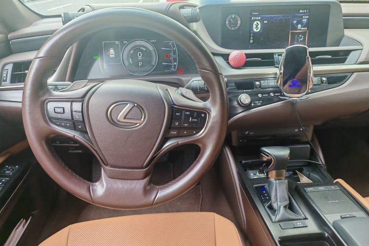 Used Lexus ES 2020 300h Premier Edition Steering Wheel