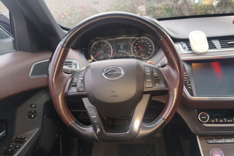Used Land X7 2015 2.0T Panoramic Flagship Edition Steering Wheel