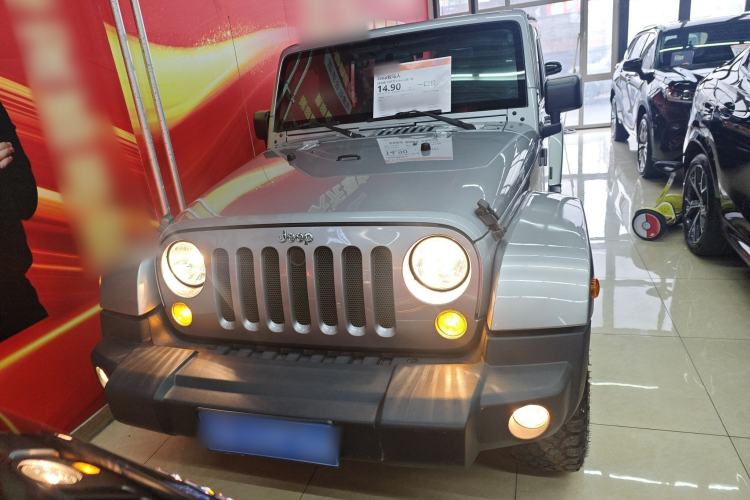 Used Jeep Wrangler 2014 2.8TD Sahara Four-Door Edition
