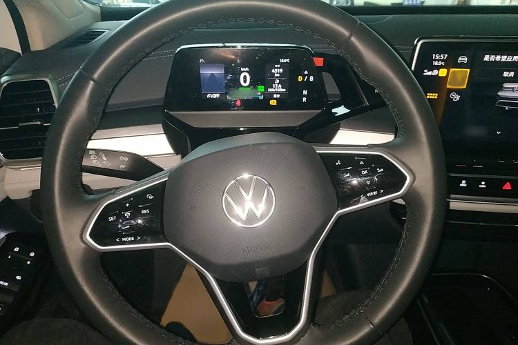 Used Volkswagen ID.6 CROZZ 2024 PURE model
