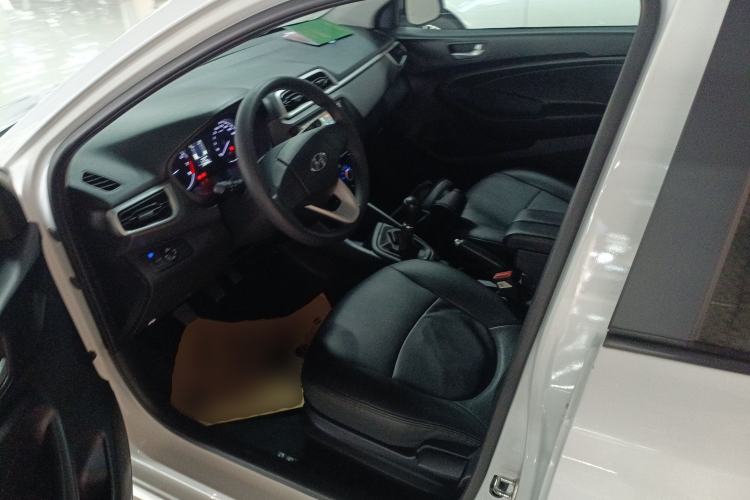 Used Hyundai Verna (older generation) 2017 1.4L Manual Refreshed Version China V Standard
