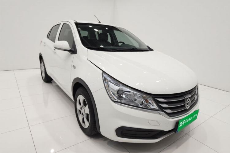 Used Baojun 310 2016 1.2L manual Comfort trim level Exterior 2