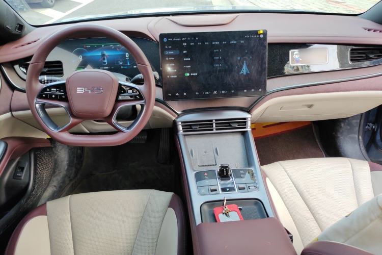 Used BYD Seal 2023 DM-i 1.5T 121km Prestige Model Center Console