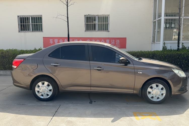 Used Baojun 630 2014 1.5L manual standard version