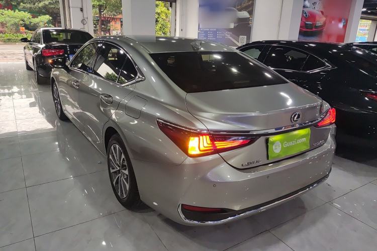 Used Lexus ES 2022 200 Excellence Edition