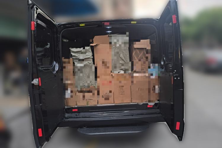 Used JMC Fushun 2022 2.0T Manual Multi-Function Passenger Vehicle Short Wheelbase Low Roof 6-Seater
