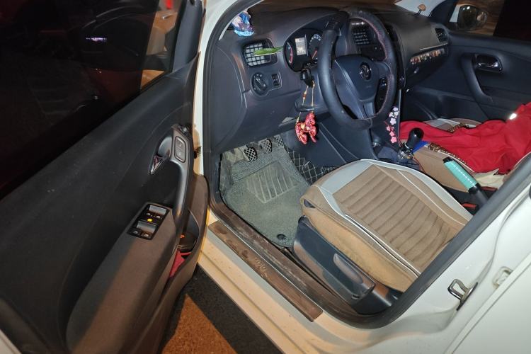 Used Volkswagen Polo 2014 1.4L Manual Fashion Edition
