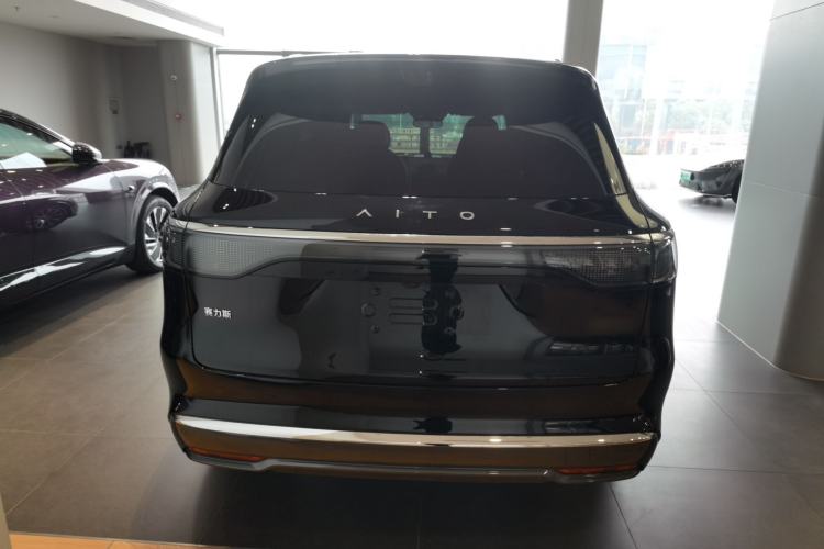 Used Hima AITO M8 2025 Model Pure Electric Ultra Six-Seat Four-Wheel-Drive Version
