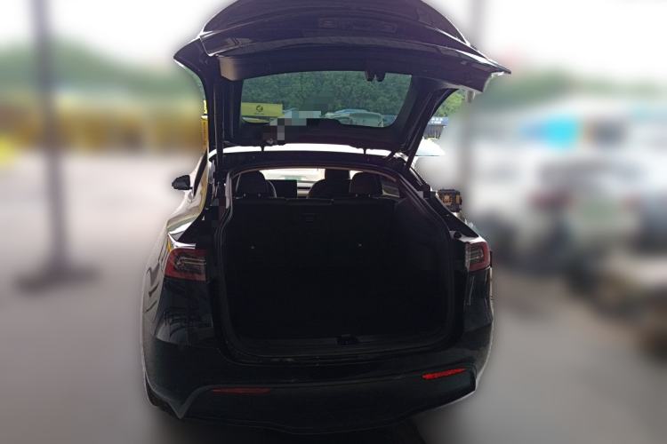 Used Tesla Model Y 2022 Rear-Wheel-Drive Version Trunk