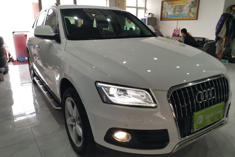 Used Audi Q5 2016 40 TFSI Technology Edition Front Right 45 Deg