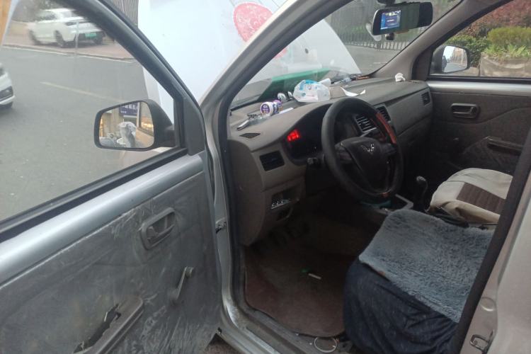 Used Wuling Rongguang V 2016 1.5L Practical Version Driver Seat