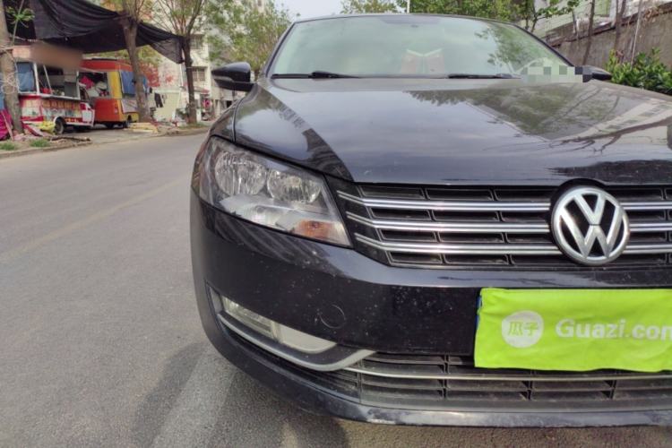 Used Volkswagen Passat 2013 1.4TSI Manual Luxury Edition Right Front Headlight