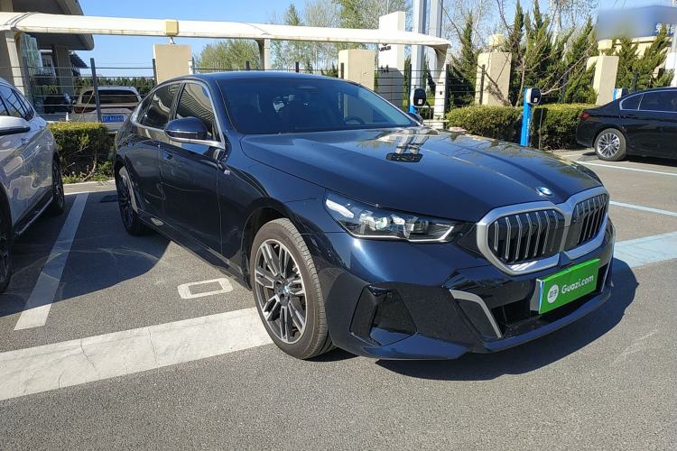 Used BMW 5 Series 2025 530Li Leading Model M Sport Package Front Right 45 Deg