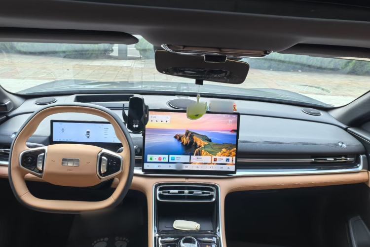 Used Geely Galaxy A7 2025 Model EM-i 150km Exploration+ Edition Interior 4