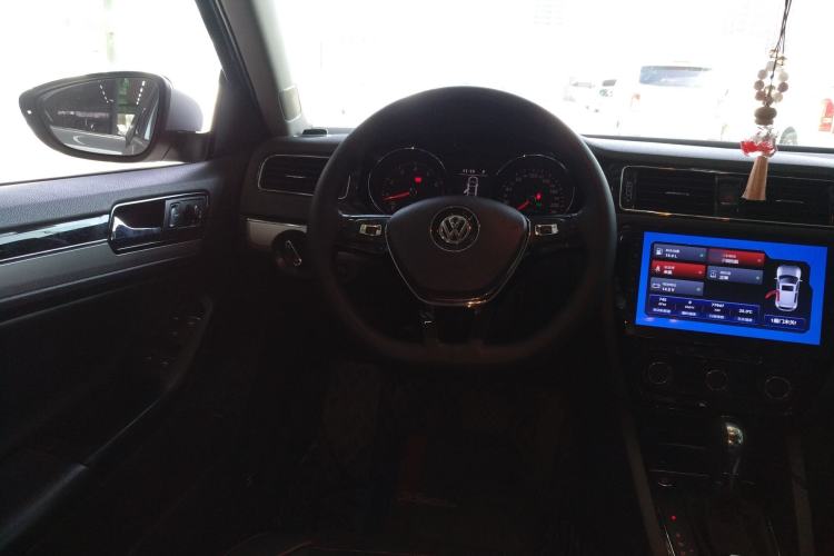 Used Volkswagen Sagitar 2018 280TSI DSG Comfort Model Steering Wheel