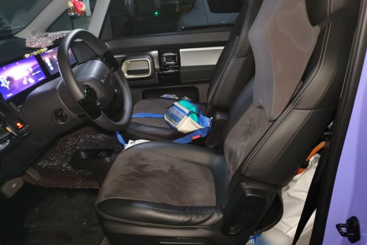 Used Baojun KiWi EV 2023 Edition Strawberry Bear Limited Edition Lithium Iron Phosphate
