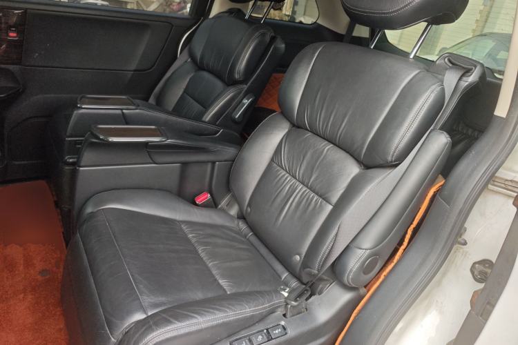 Used Honda Elysion 2016 2.4L Luxury Edition
