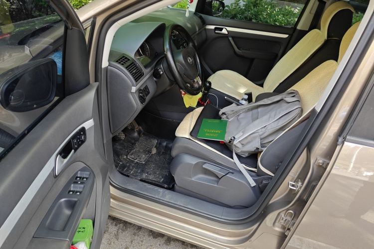 Used Volkswagen Touran 2015 1.4T Manual Fashion Edition 5-Seater
