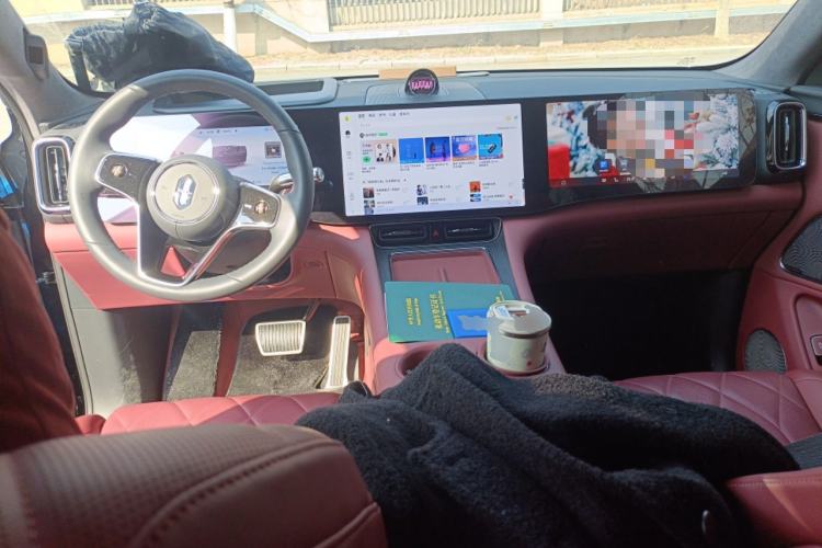 Used Hima AITO M8 2025 Extended-Range Max+ Version 53.4 kWh 6-Seater Edition Center Console