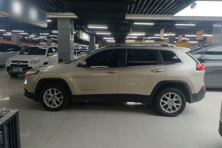 Used Jeep Cherokee 2014 2.4L Urban Edition