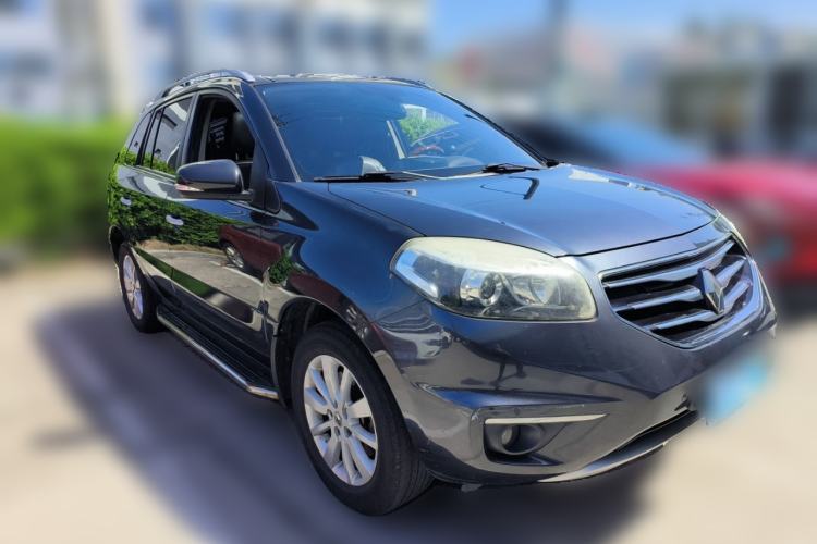 Used Renault Koleos 2013 2.5L Two-Wheel Drive Comfort Edition Front Right 45 Deg