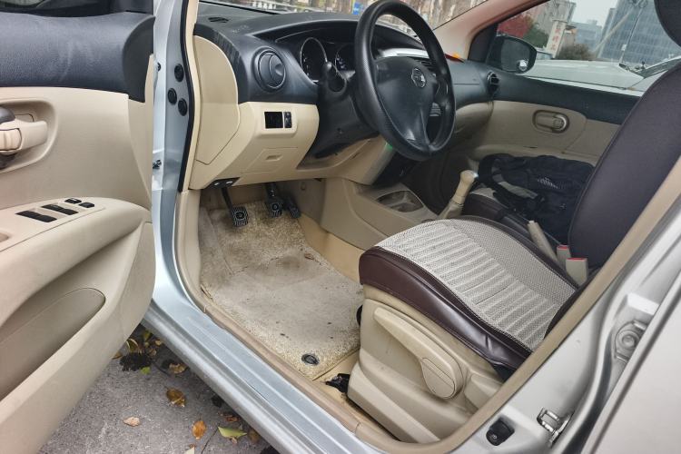 Used Nissan Livina 2013 1.6XE Manual Comfort Edition