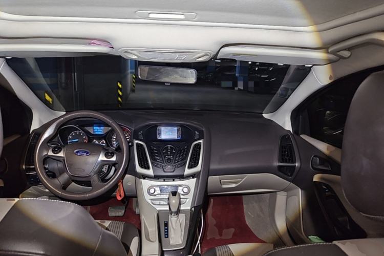 Used Ford Focus 2012 Hatchback 1.6L Automatic Fashion Edition
