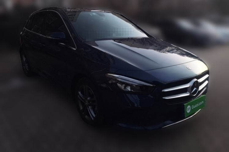 Used Mercedes-Benz B-Class 2020 B 200 Sport Edition Front Right 45 Deg