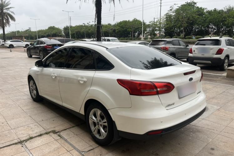 Used Ford Focus 2017 Sedan 1.6L Automatic Comfort Plus SmartDrive Edition Exterior 8