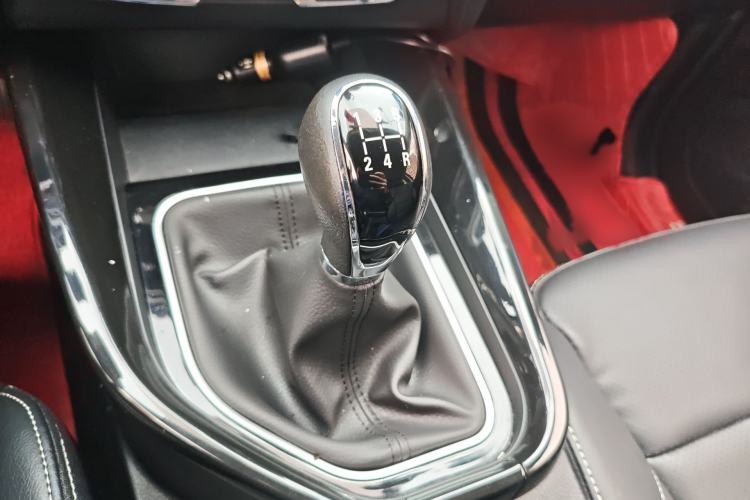 Used Dongfeng Fengon S560 2019 1.8L Manual Urban Model
