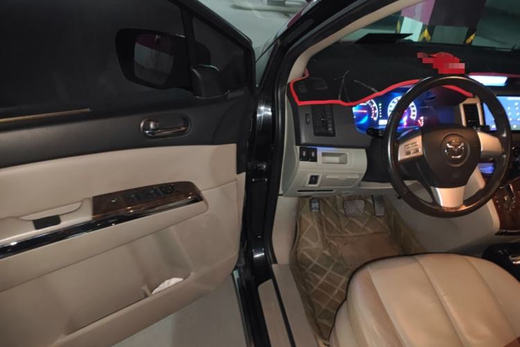 Used Mazda 8 2013 2.5L Deluxe Edition
