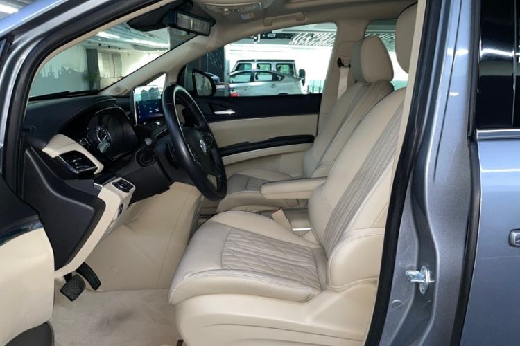 Used Buick GL8 2023 Land Business Class Smart Deluxe Model