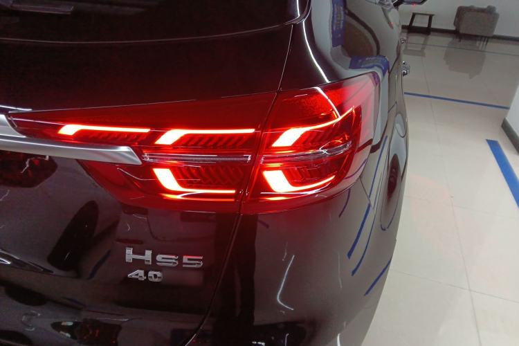 Used Hongqi HS5 2022 Revised Version 2.0T Smart Connect Flagship Edition Right Rear Taillight
