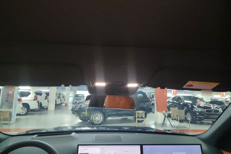 Used Li Auto L8 2023 Pro Model Headliner