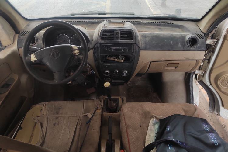 Used Dongfeng Xiaokang C37 2012 1.4L Standard Edition DK13-06 Center Console