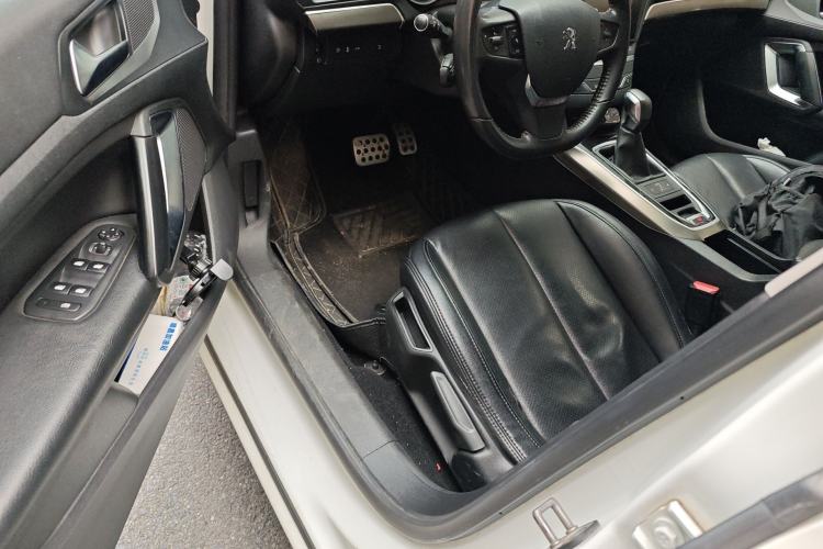 Used Peugeot 408 2015 1.2T Automatic Luxury Edition Driver Seat