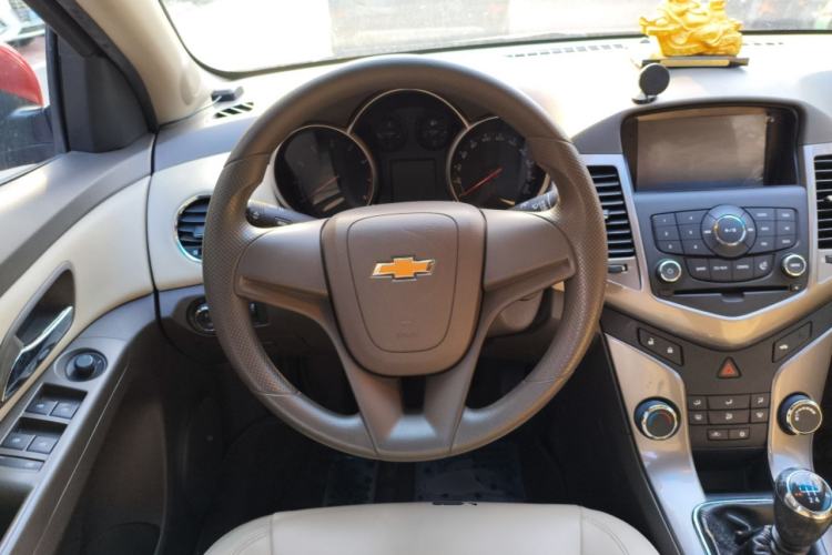 Used Chevrolet Cruze 2015 1.5L Classic SE MT
