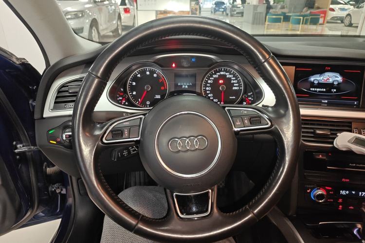 Used Audi A4 2014 40 TFSI allroad quattro plus version Steering Wheel