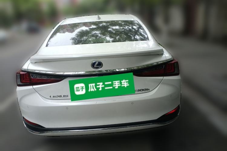 Used Lexus ES 2020 300h Executive Edition
